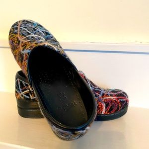 Women’s Dansko clogs size 42